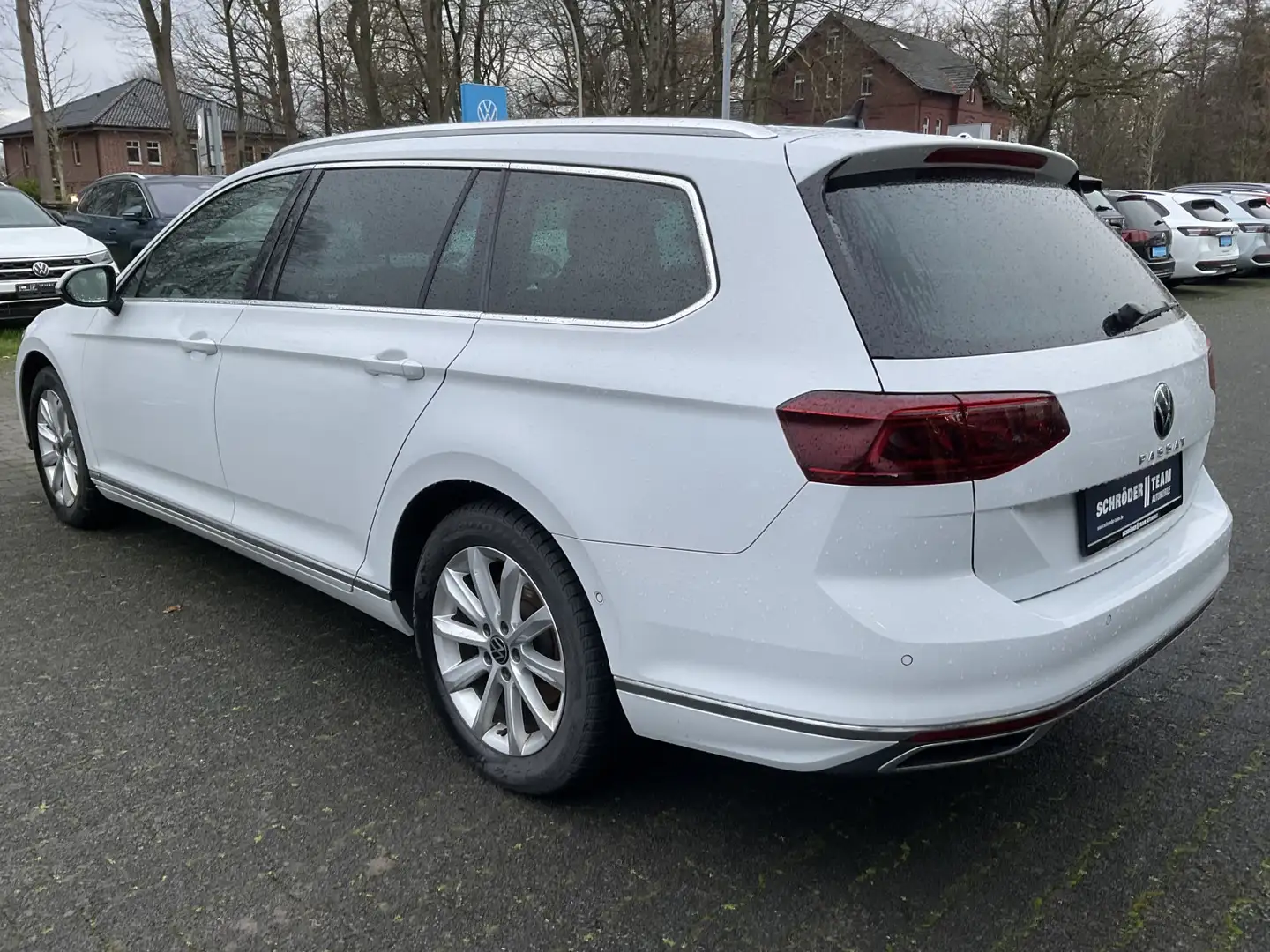 Volkswagen Passat Variant 2.0 TDI DSG Elegance Weiß - 2