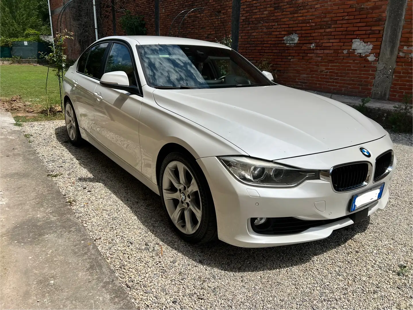 BMW 330 Serie 3 F30 2011 Berlina330dA Luxury Bianco - 1