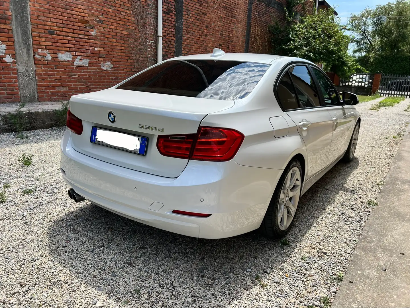 BMW 330 Serie 3 F30 2011 Berlina330dA Luxury Bianco - 2