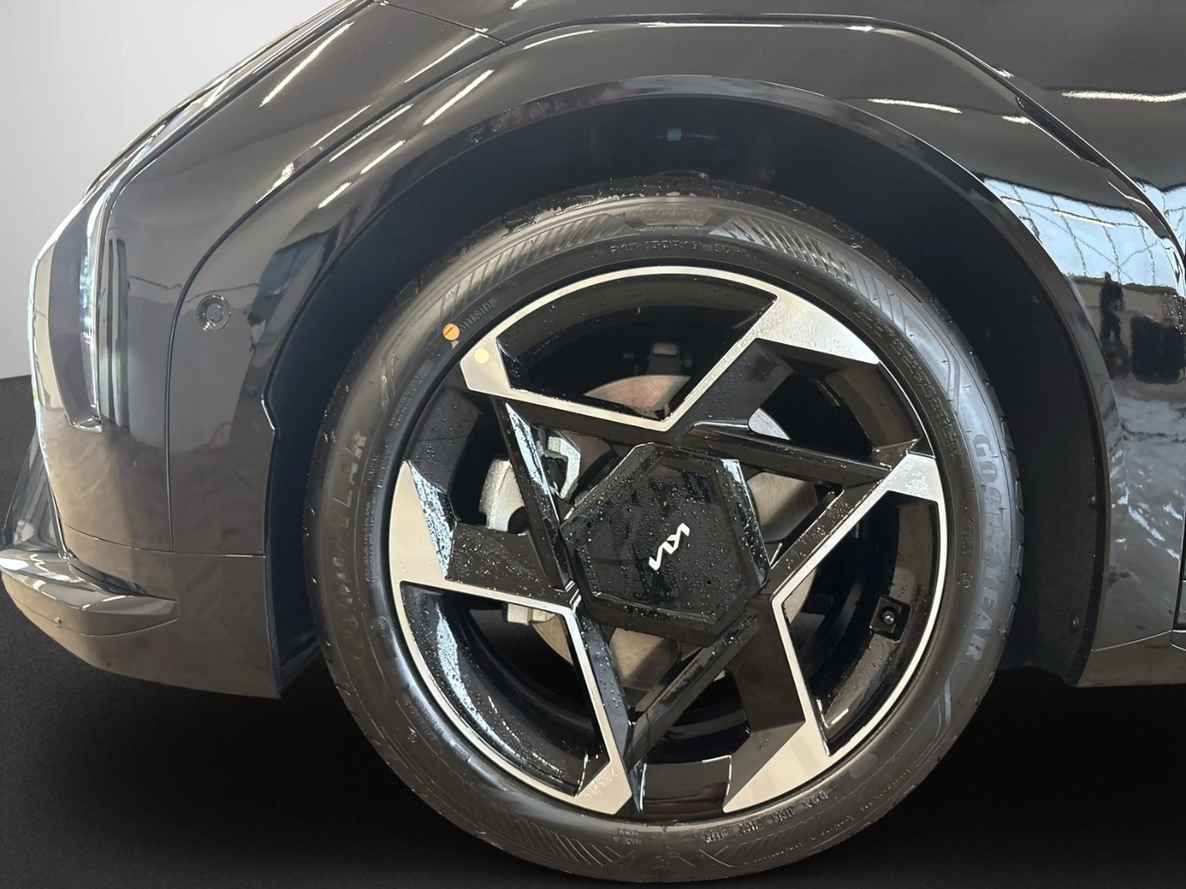 Kia EV4 Fastback GT-Line 81 kWh Sitzventilation vorne — photo 4