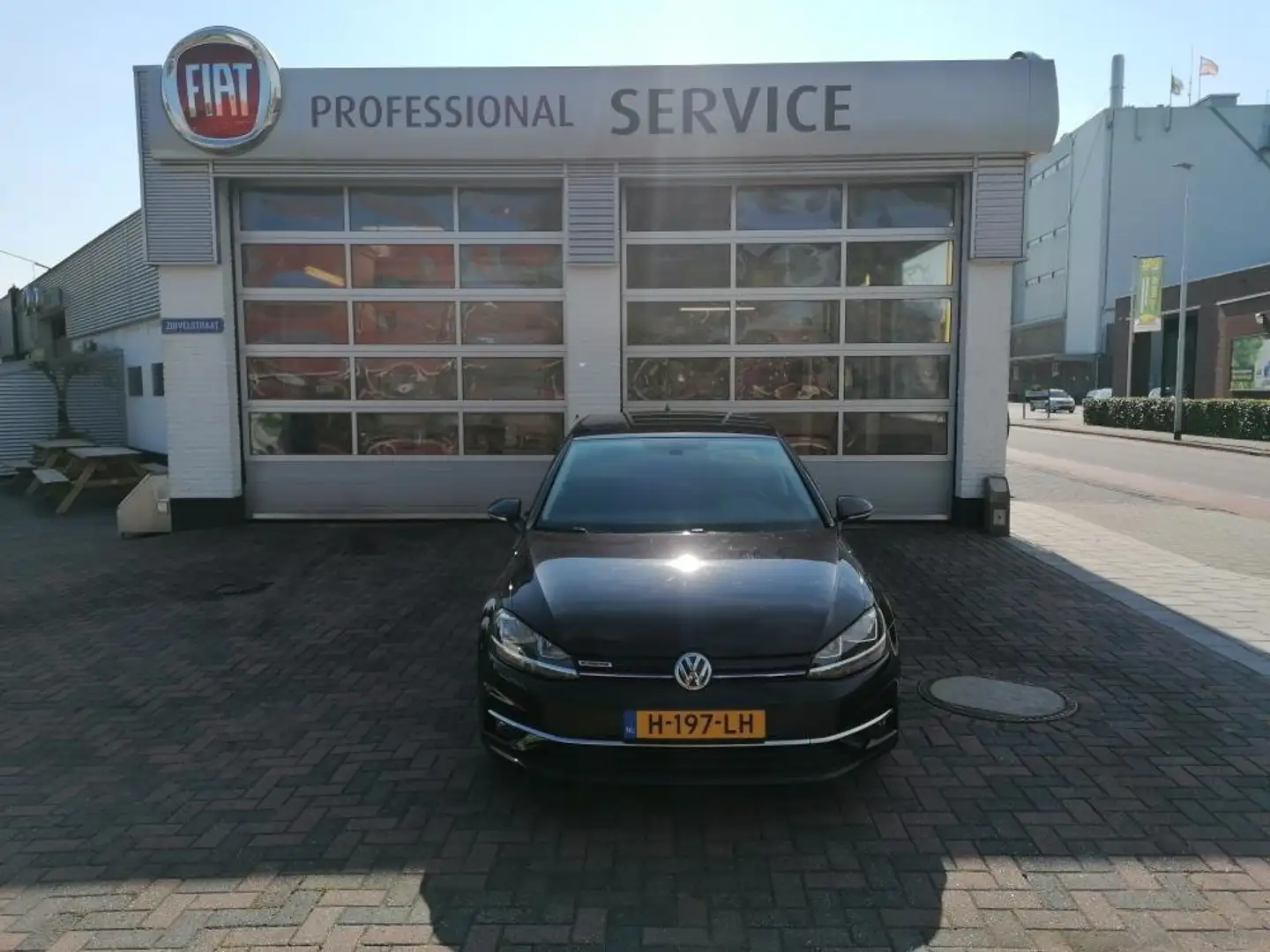 Volkswagen Golf 1.5 TSI DSG Comfortline Business Zwart - 1