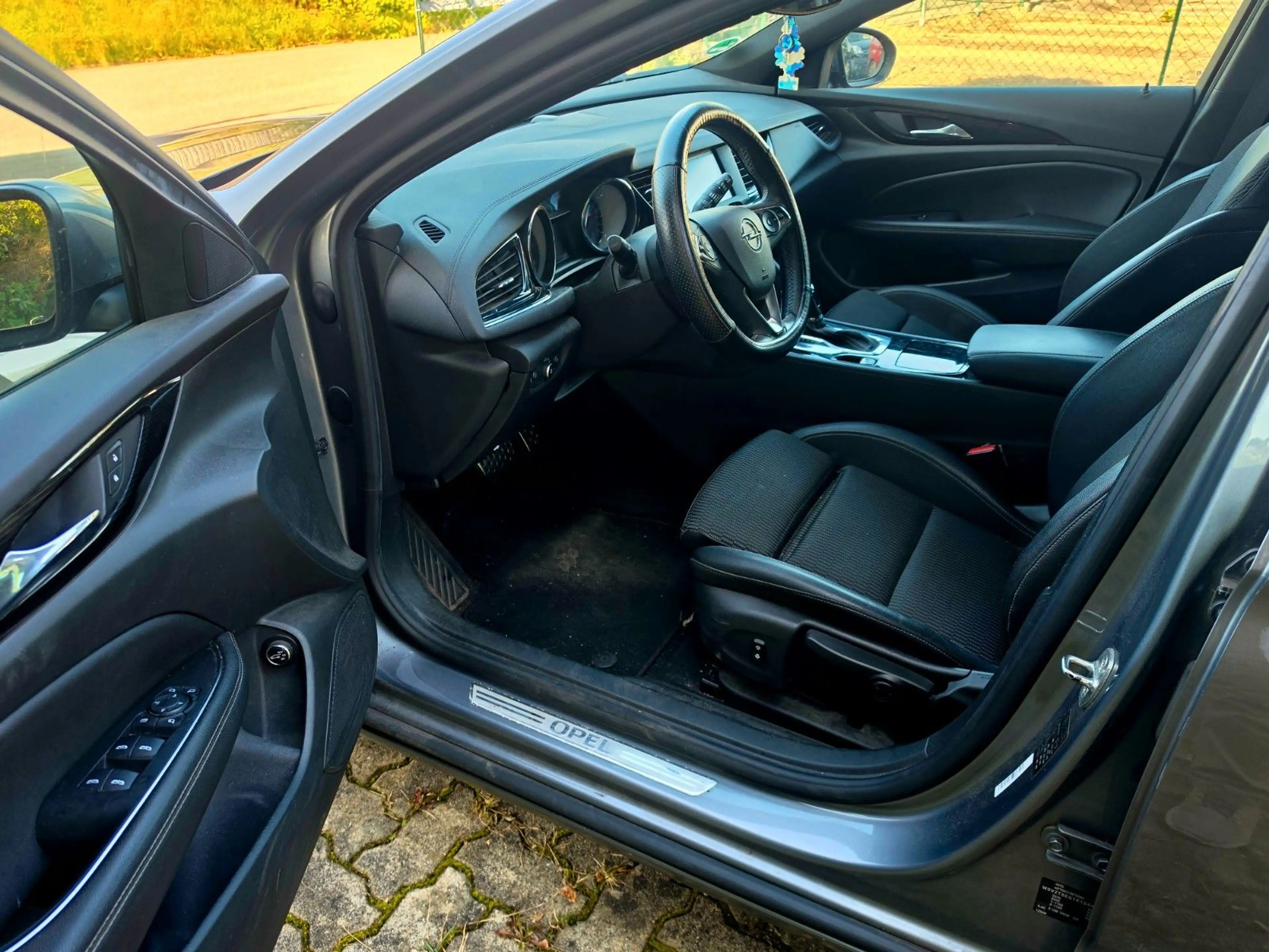 Opel Insignia 2.0 Diesel Sports Tourer Automatik — photo 10