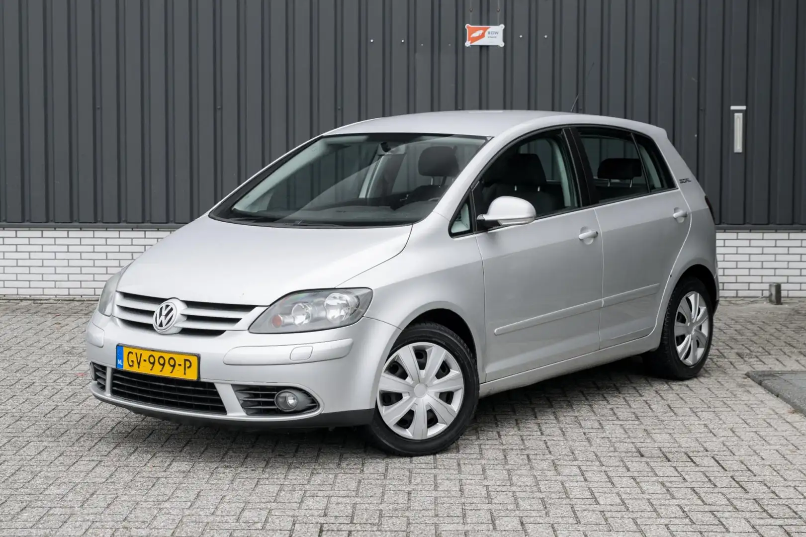 Volkswagen Golf Plus 1.6 Turijn*Stoelverwarming*ClimateControl* Grijs - 1