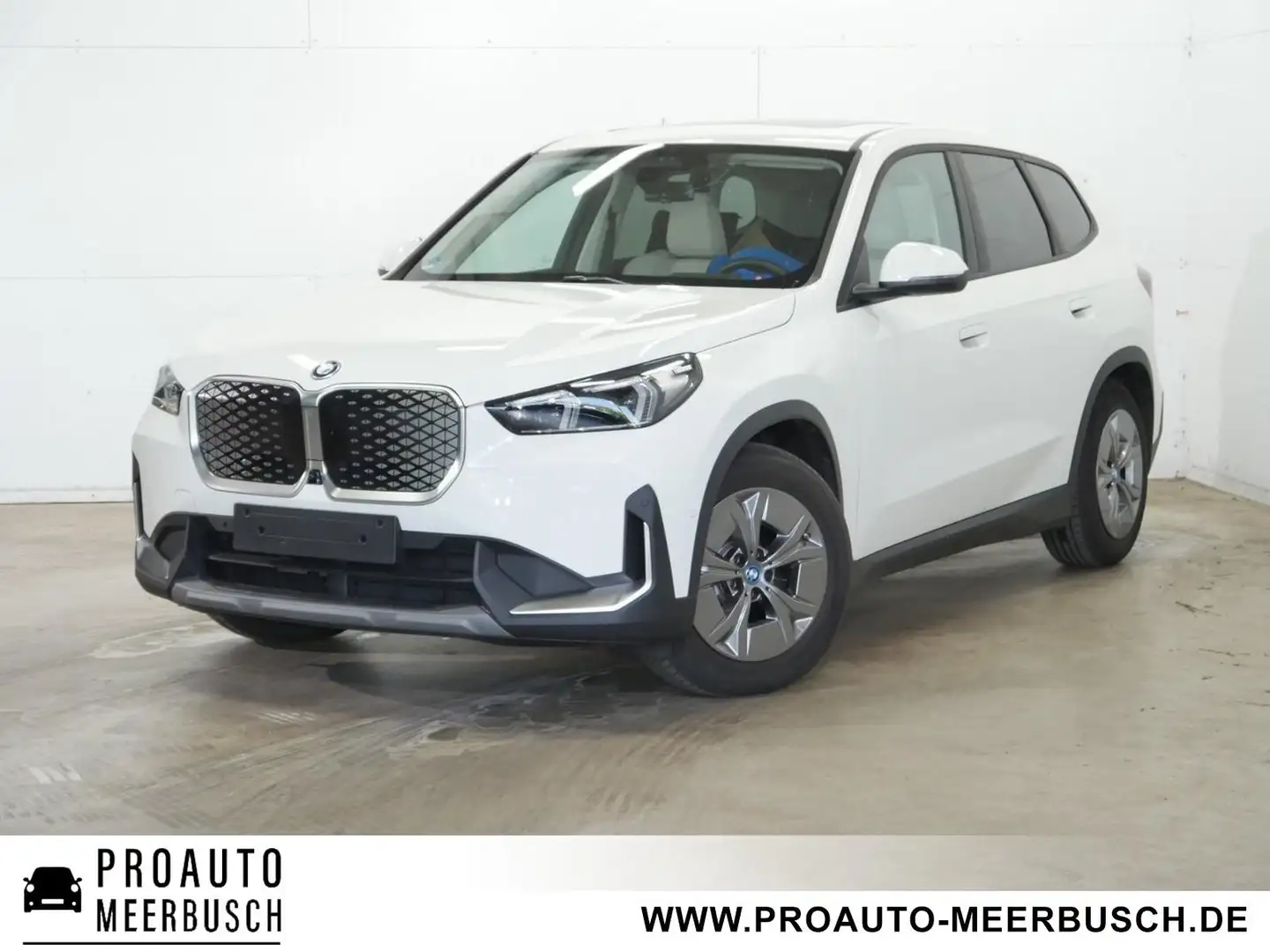 BMW iX1 30 xDrive ADAPTLED/HEADUP/PANO/H&K/360°/LED Weiß - 1