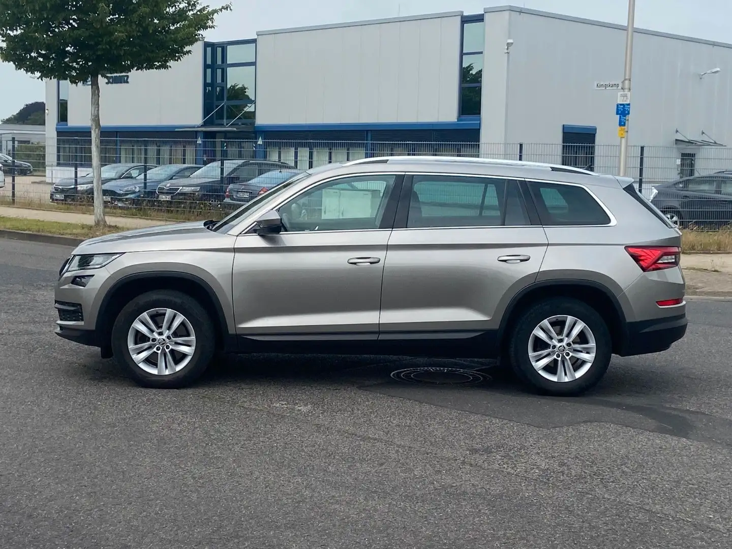 Skoda Kodiaq Ambition 4x4*Autom.*Navi*RFK*Panorama* Beige - 2