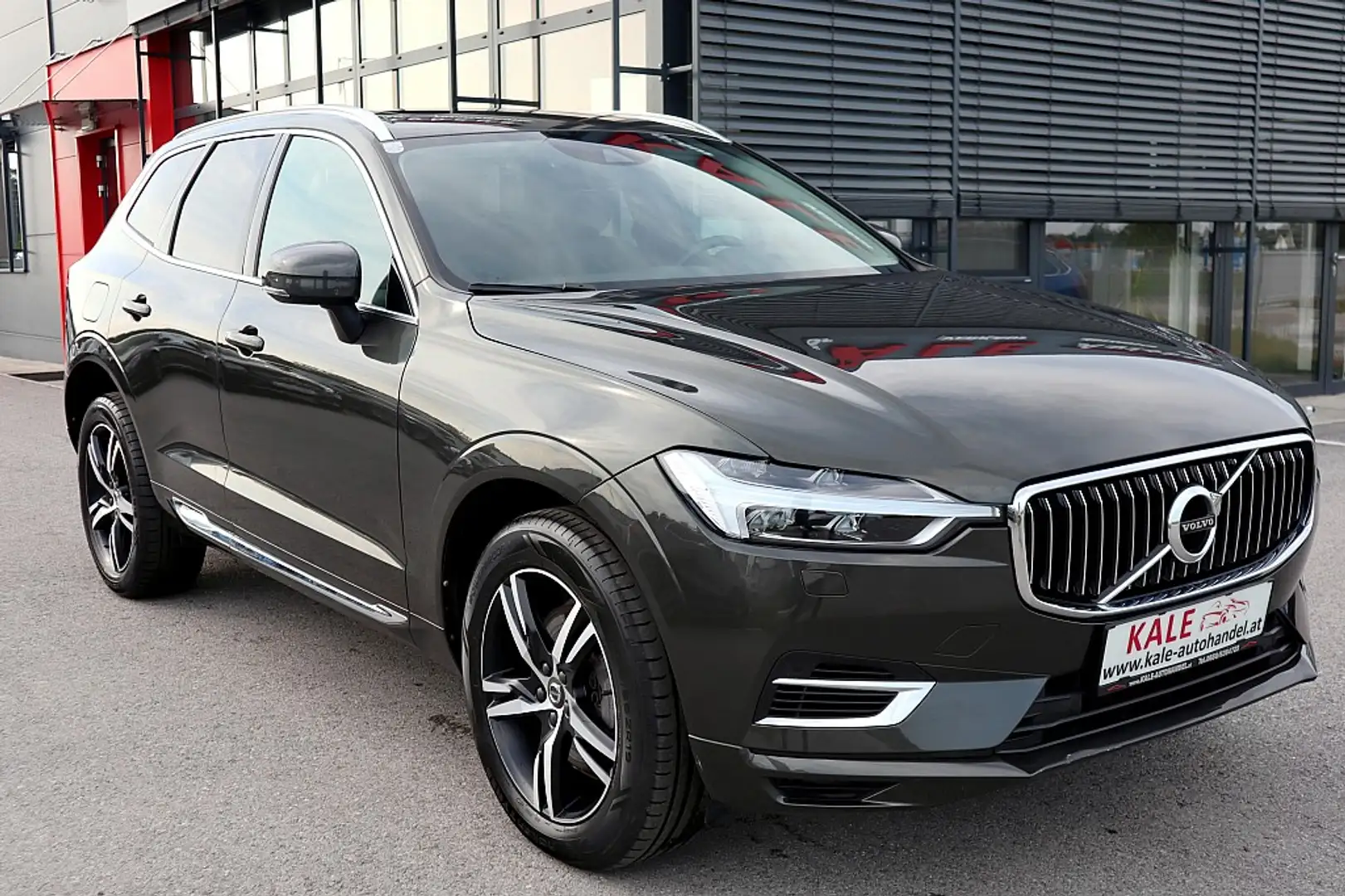 Volvo XC60 T6 AWD Recharge PHEV Inscription Geartronic *1.... Grau - 2
