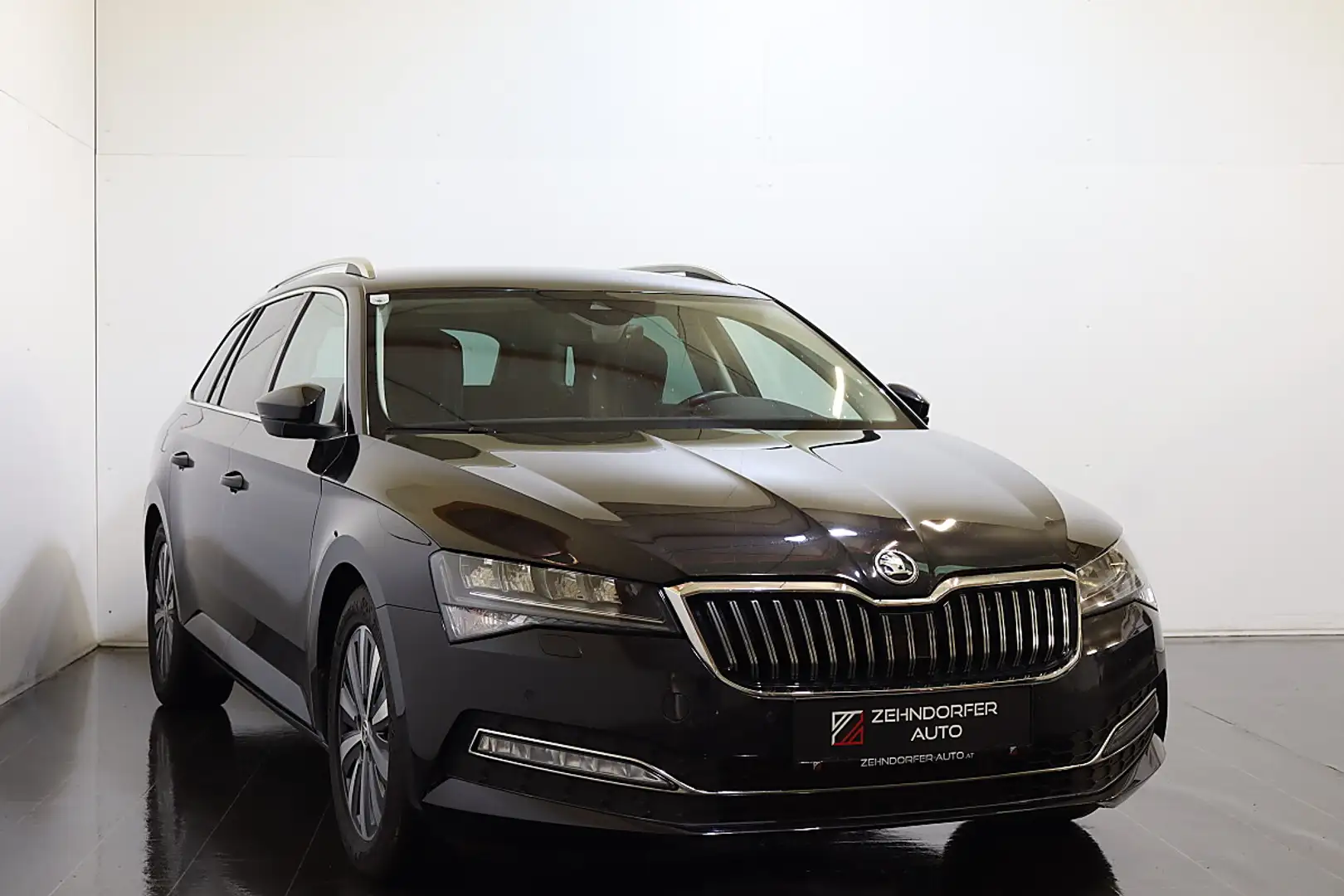 Skoda Superb 2,0 TDI Style DSG|LED|VIRTUAL|SERVICE NEU| Schwarz - 1