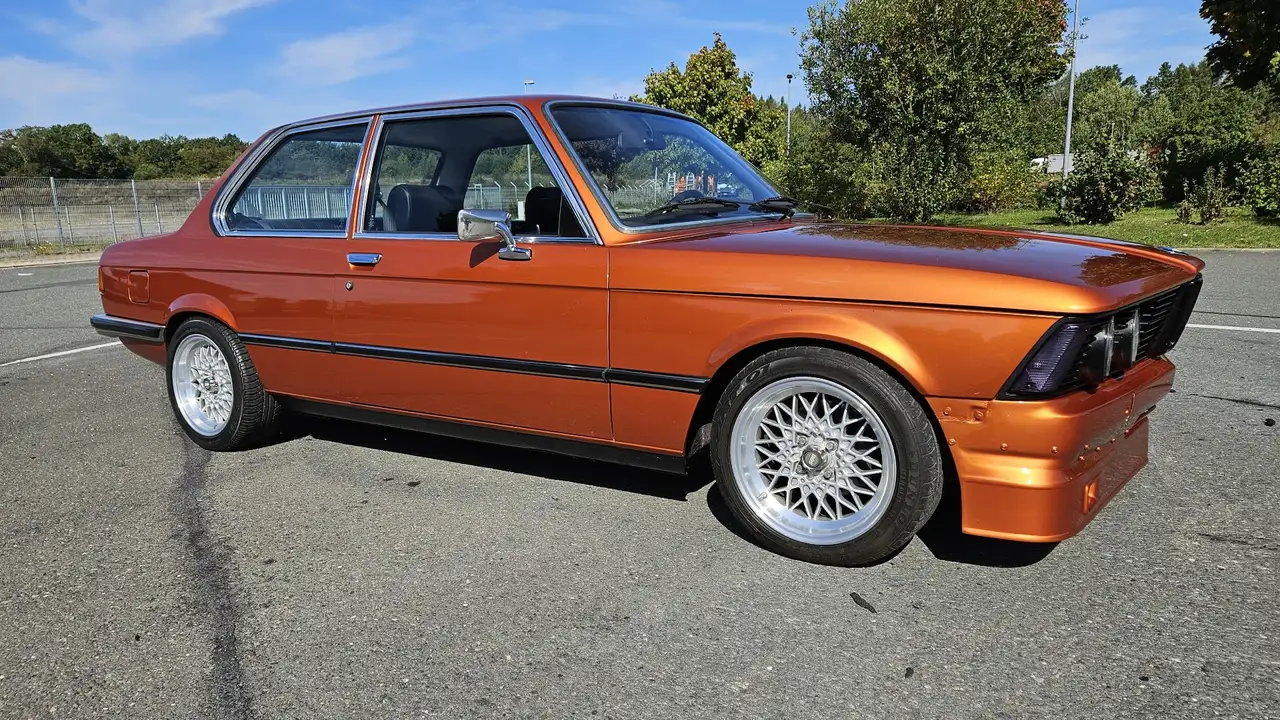 BMW 323, foto 2