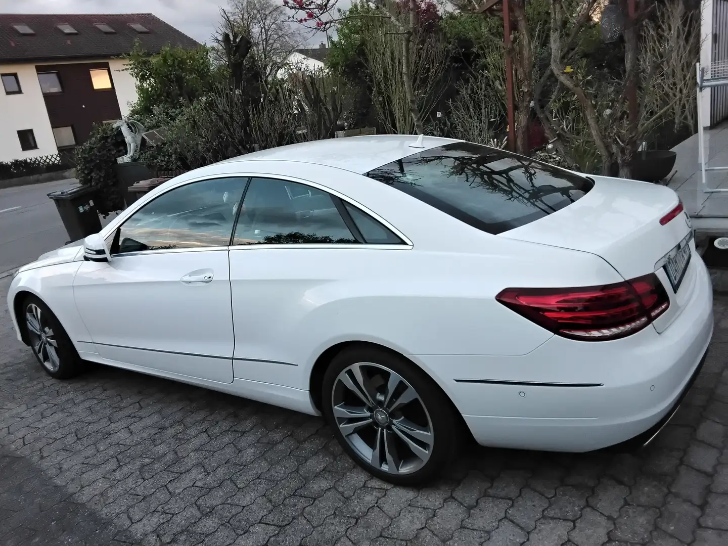 Mercedes-Benz E 200 E 200 Coupe Weiß - 1