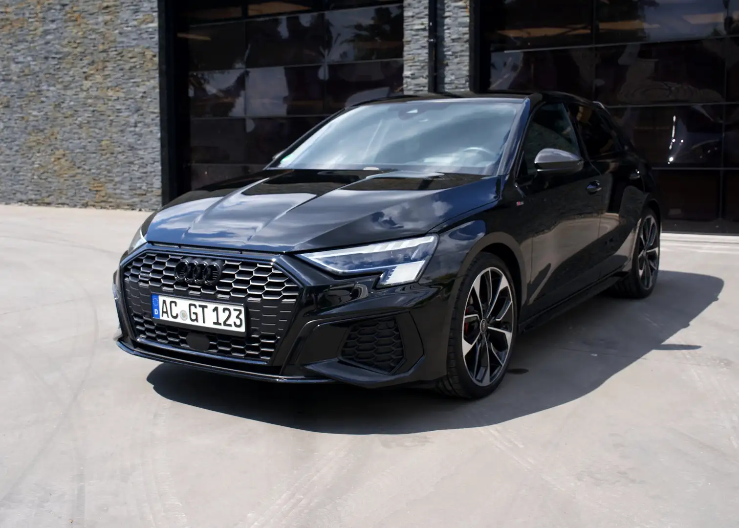 Audi A3 A3 Sportback S-line 40 TDI Noir - 1