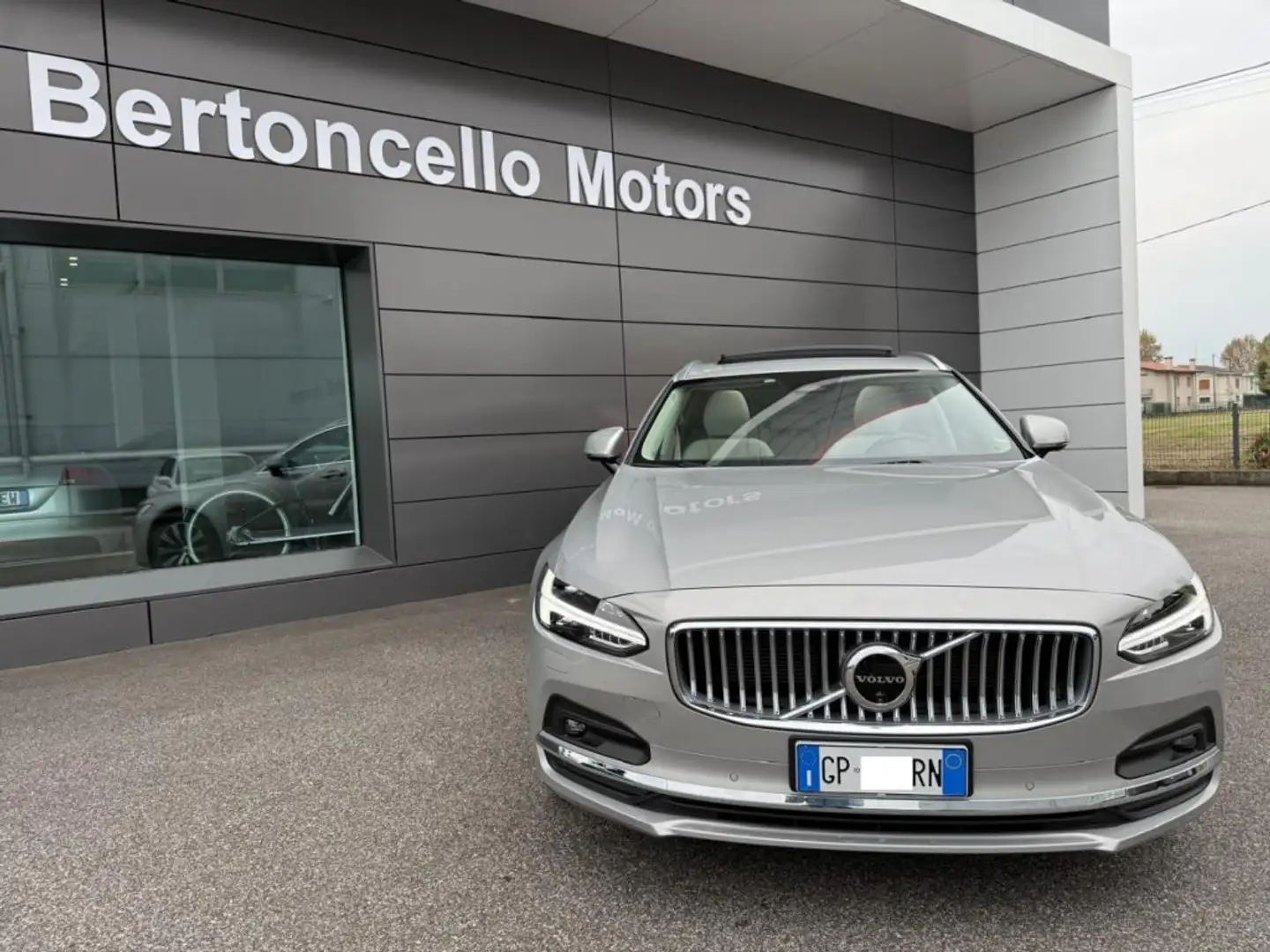 Volvo V90 B4 2.0 197cv Ultimate Bright FULL-TETTO-HARMAN-LED Argento - 2