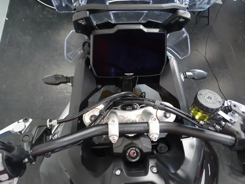 Triumph Tiger 900 - foto 7