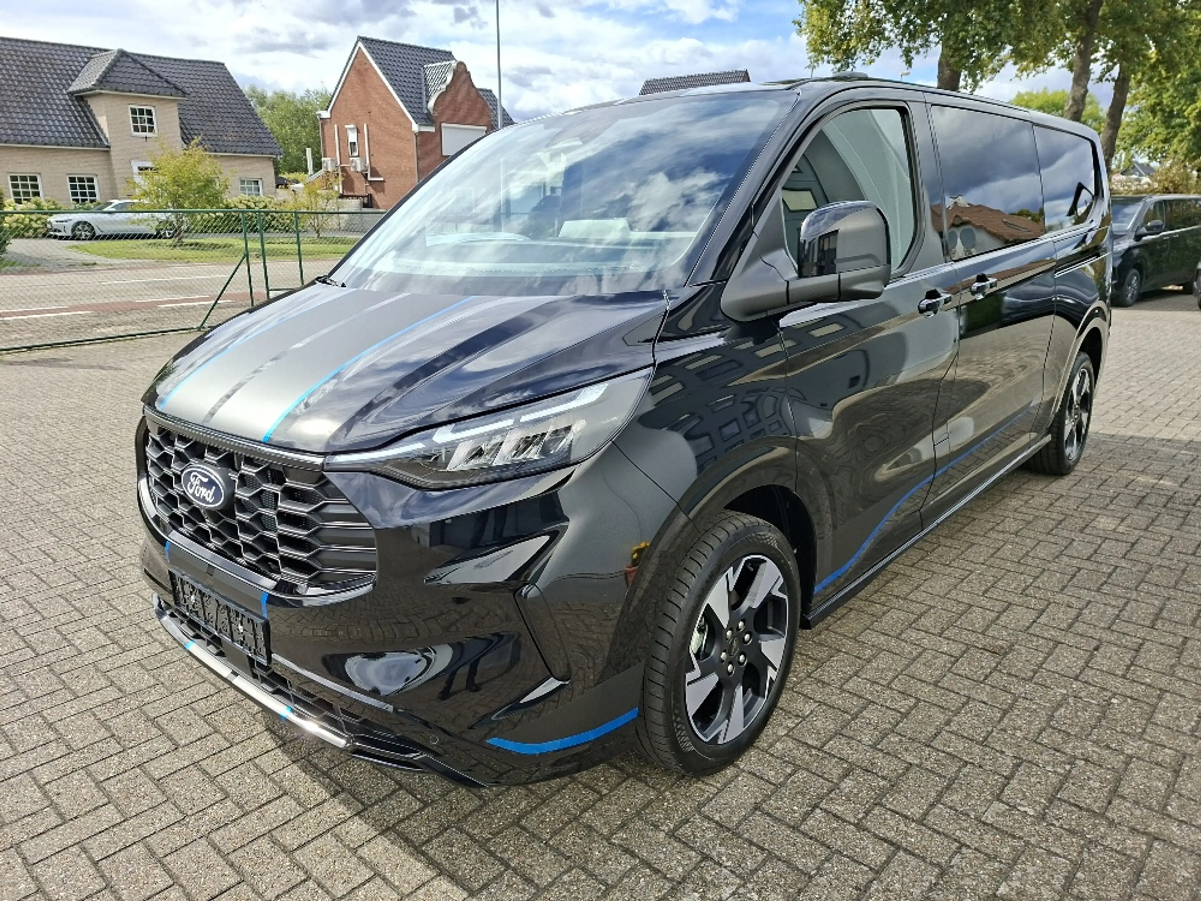 Ford Transit Custom 4WD, ELECTR zijschuifdeuren, trekhaak, 360°cam — photo 4
