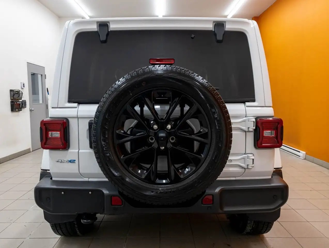 Jeep Wrangler снимка Jeep Wrangler