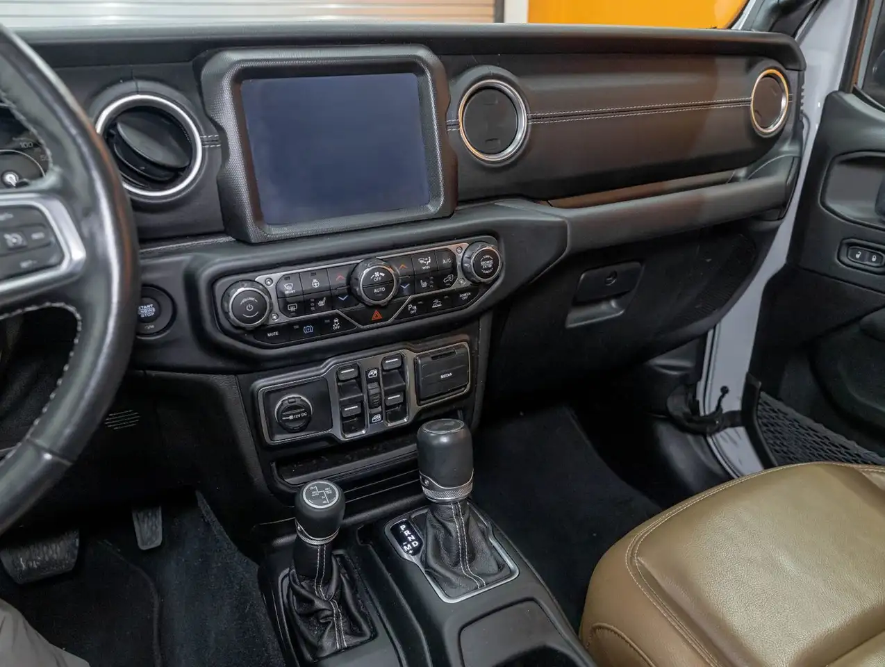 Jeep Wrangler снимка Jeep Wrangler