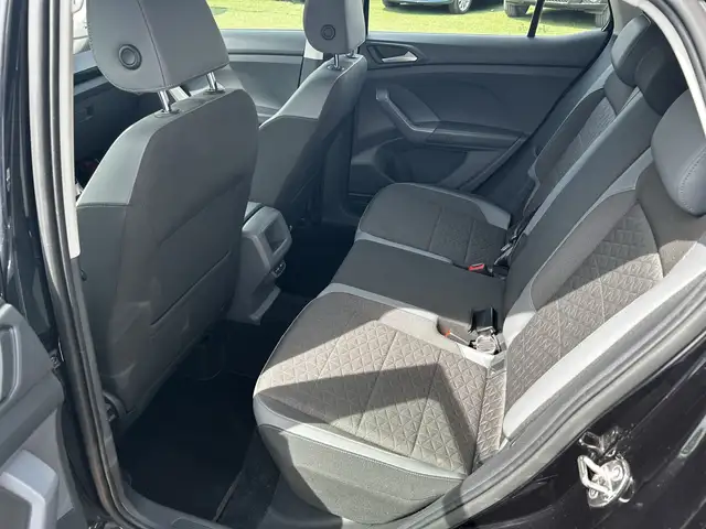 Volkswagen T-Cross view 10