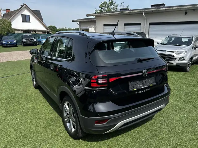 Volkswagen T-Cross view 5