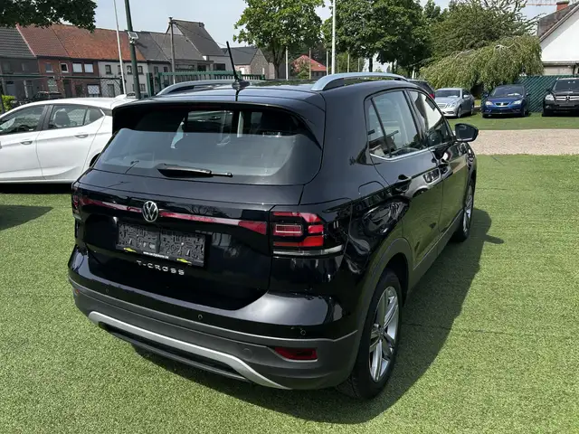 Volkswagen T-Cross view 7