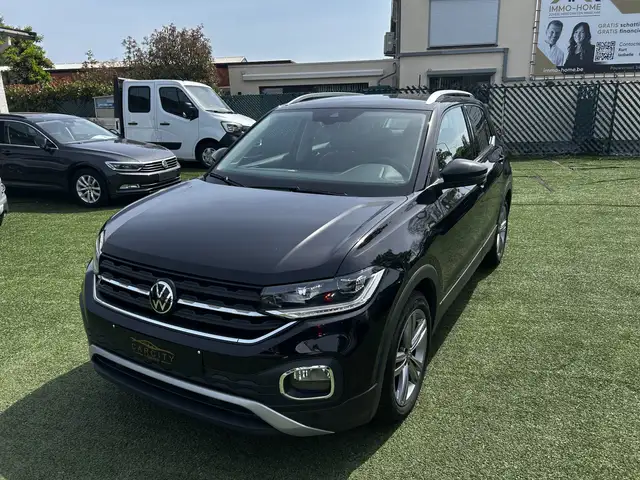 Volkswagen T-Cross view 3