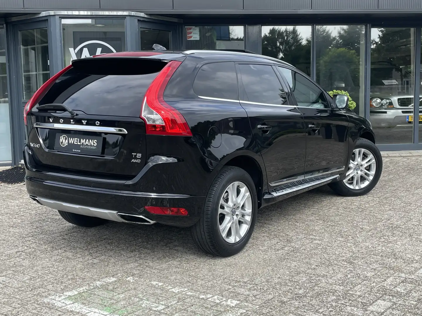 Volvo XC60 2.5 T5 AWD Summum 5-cilinder (zeldzaam) | Pano | P Negro - 2
