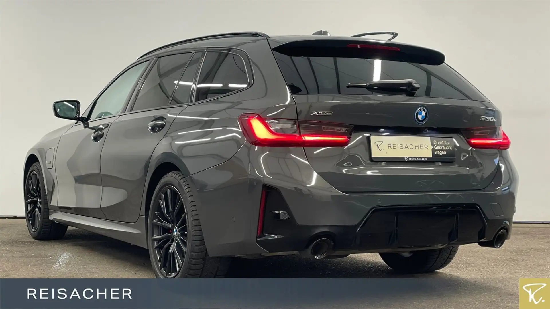 BMW 330 e A xDrive Tou M-Sport AHK LCPro HUD RFK 19" Grau - 2