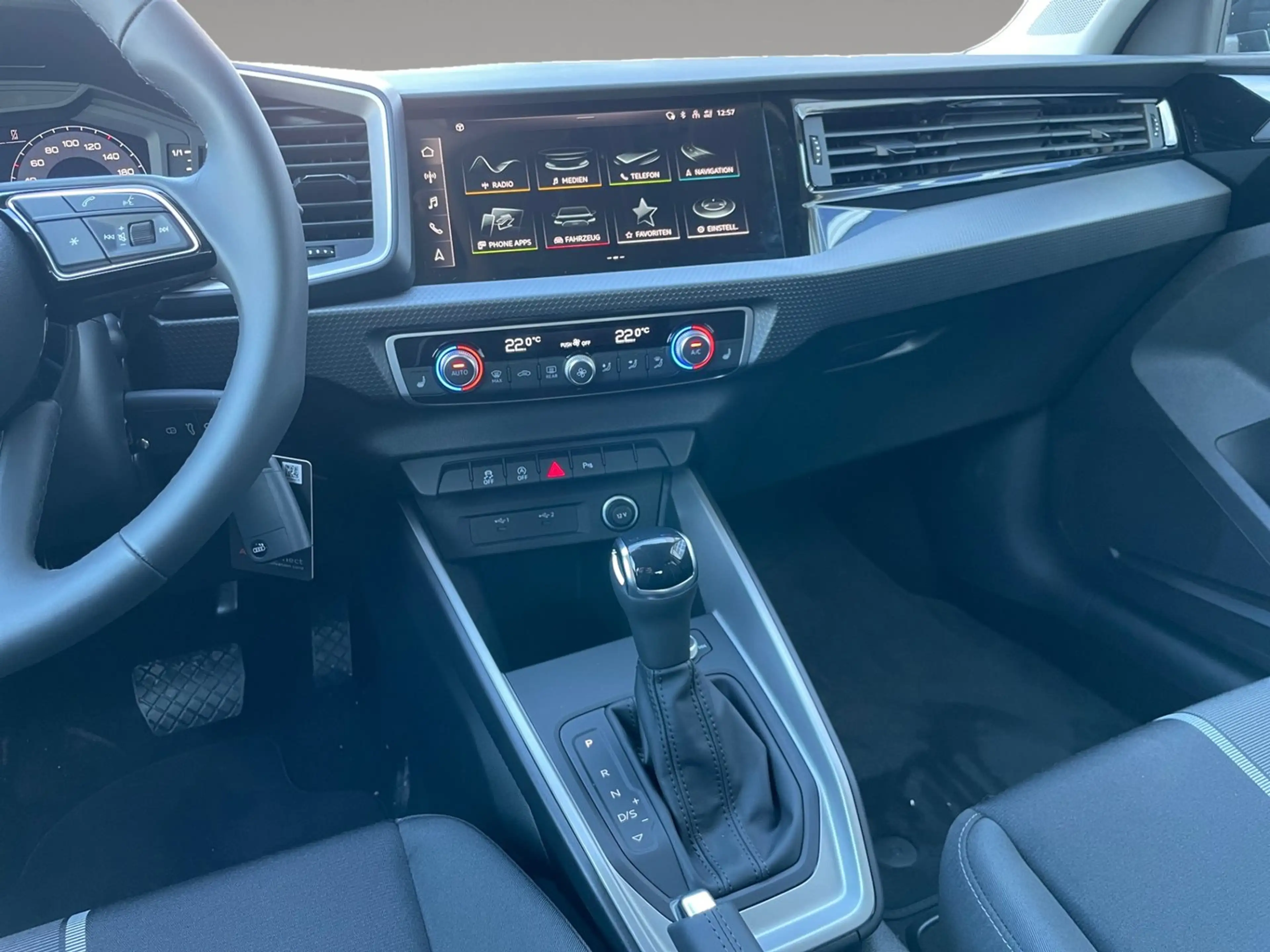 Audi A1 25 TFSI intense — photo 11