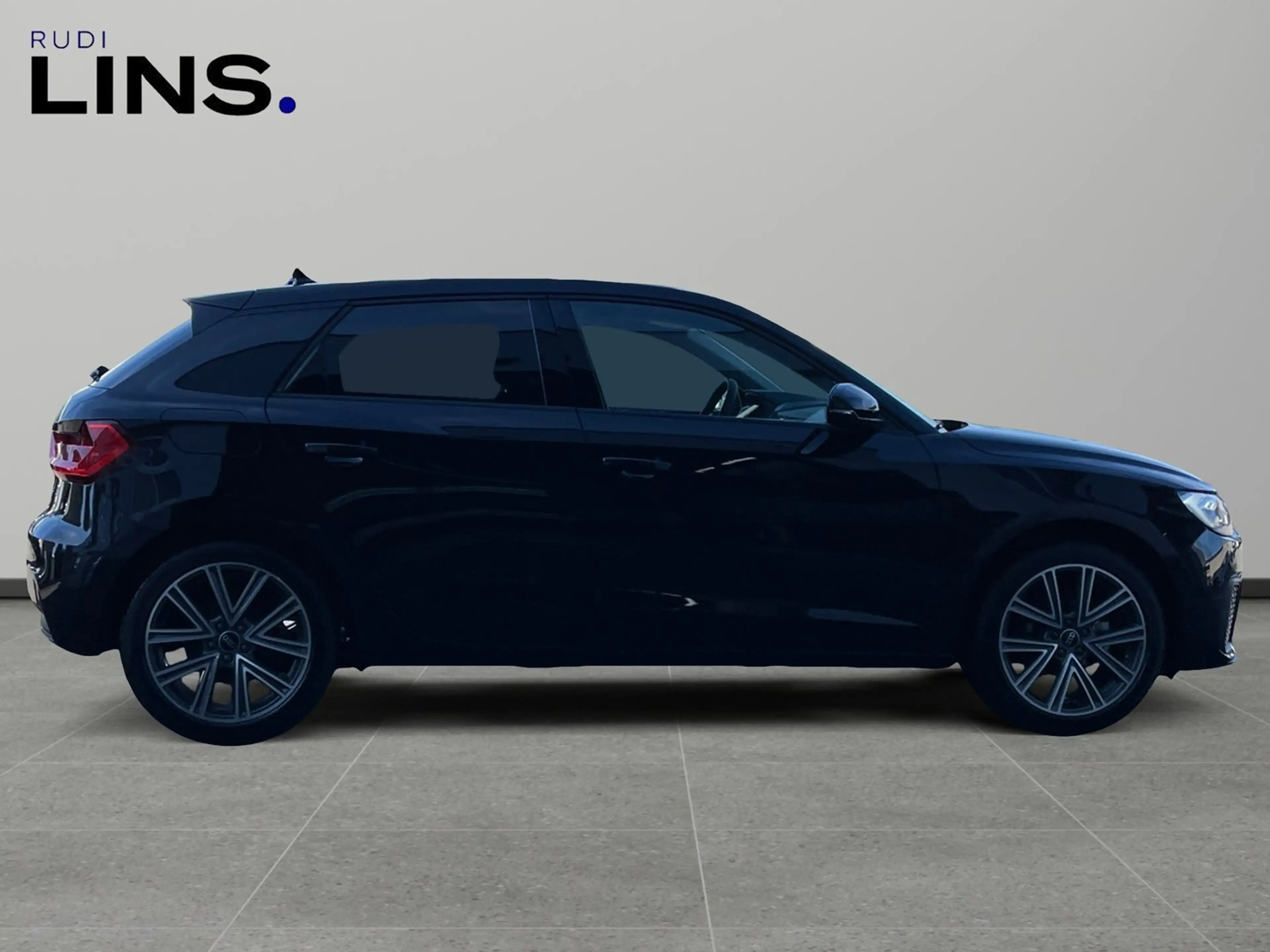 Audi A1 25 TFSI intense — photo 6