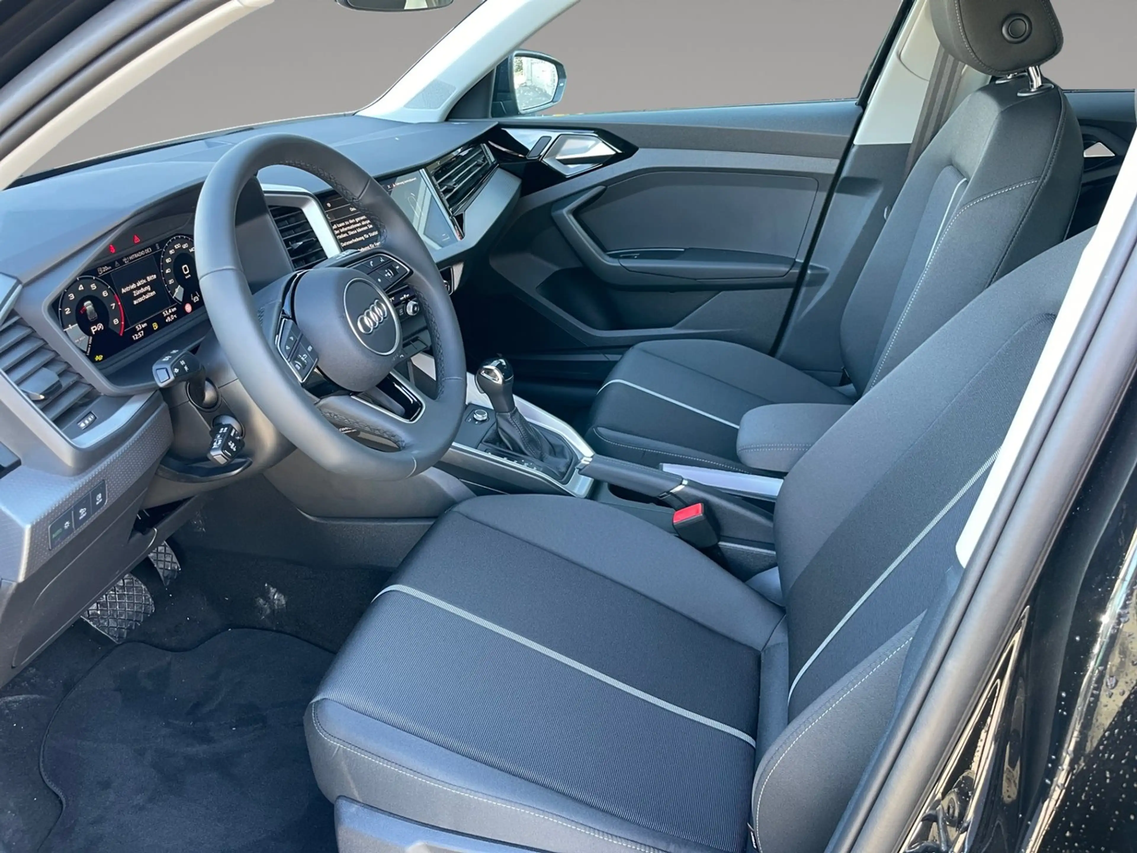 Audi A1 25 TFSI intense — photo 9
