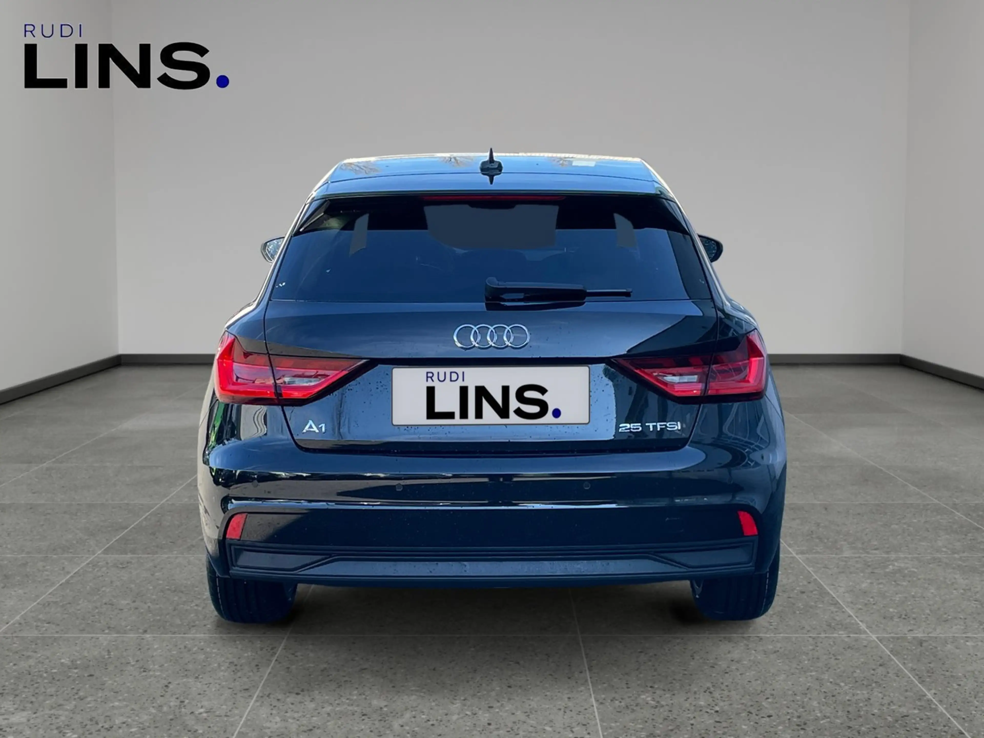 Audi A1 25 TFSI intense — photo 4