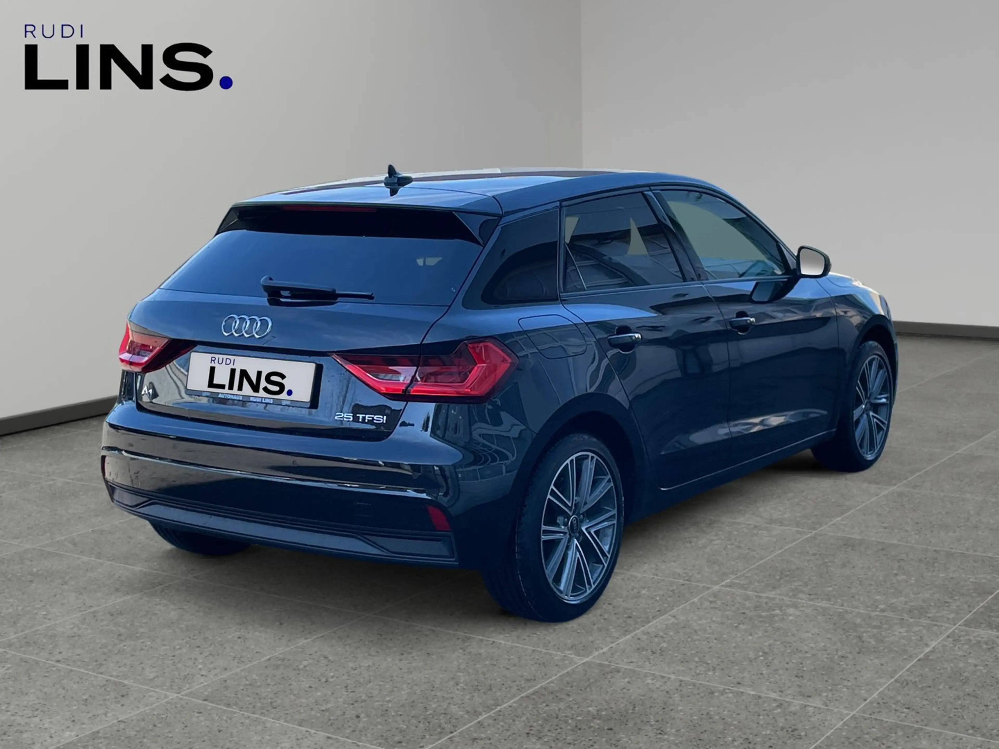 Audi A1 25 TFSI intense — photo 5