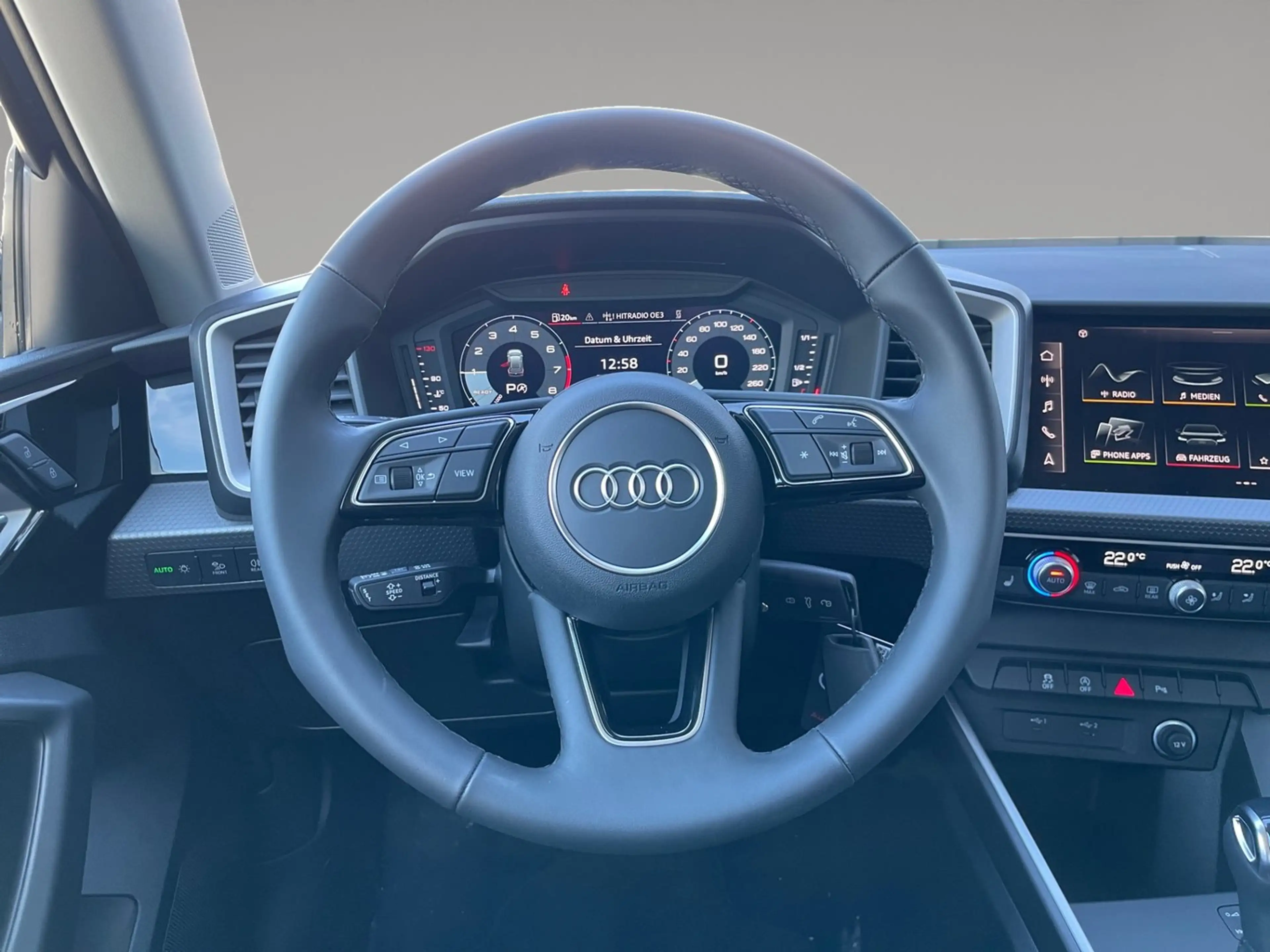 Audi A1 25 TFSI intense — photo 12