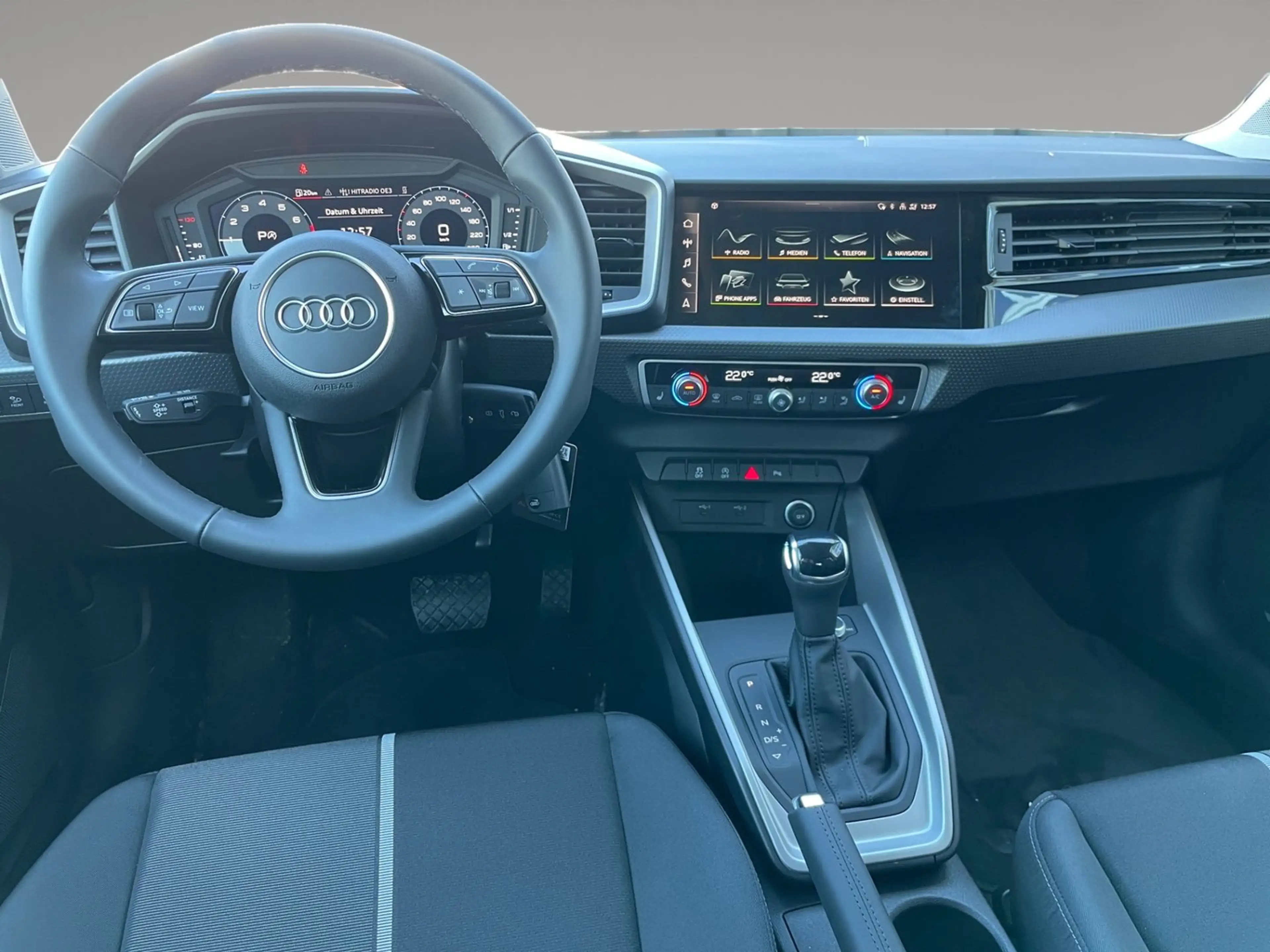 Audi A1 25 TFSI intense — photo 10