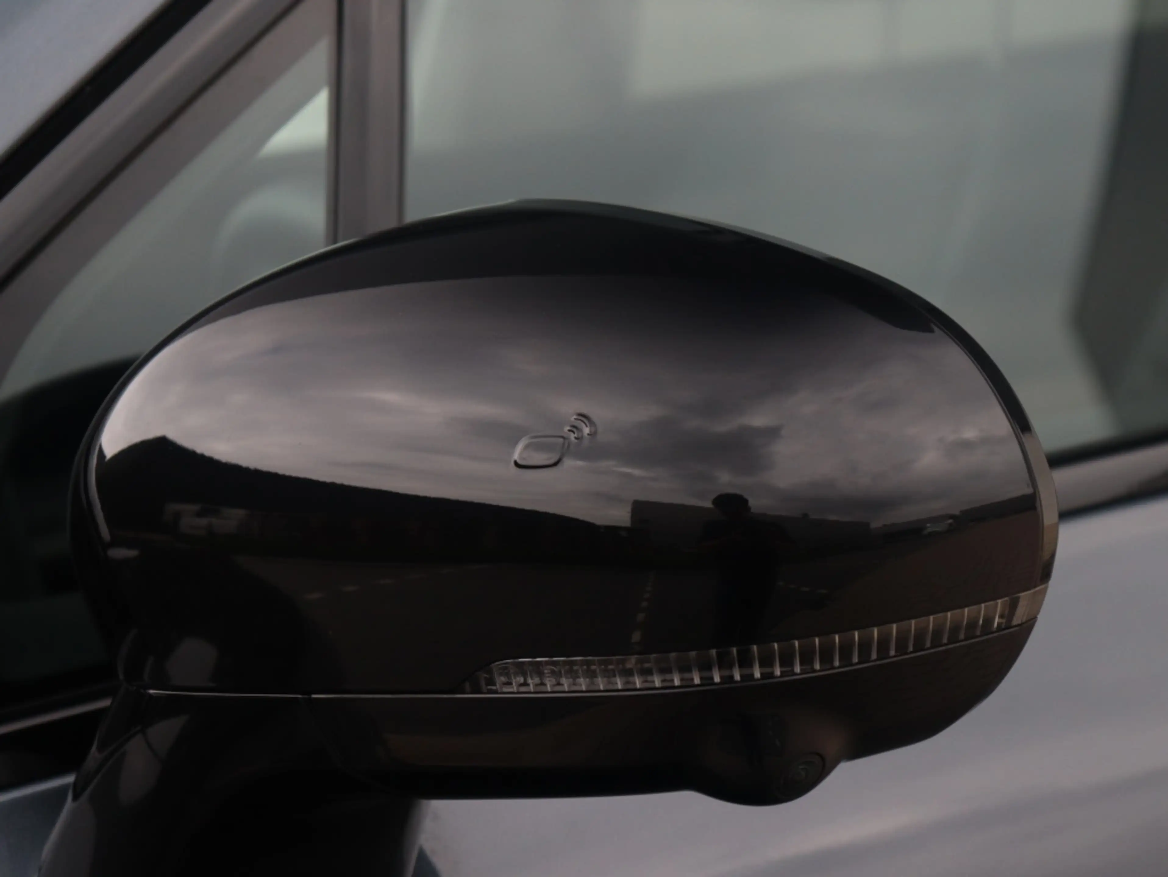Leapmotor C10 REEV Design 215 PK | Plug-in Hybride | Pano | Trek — photo 14