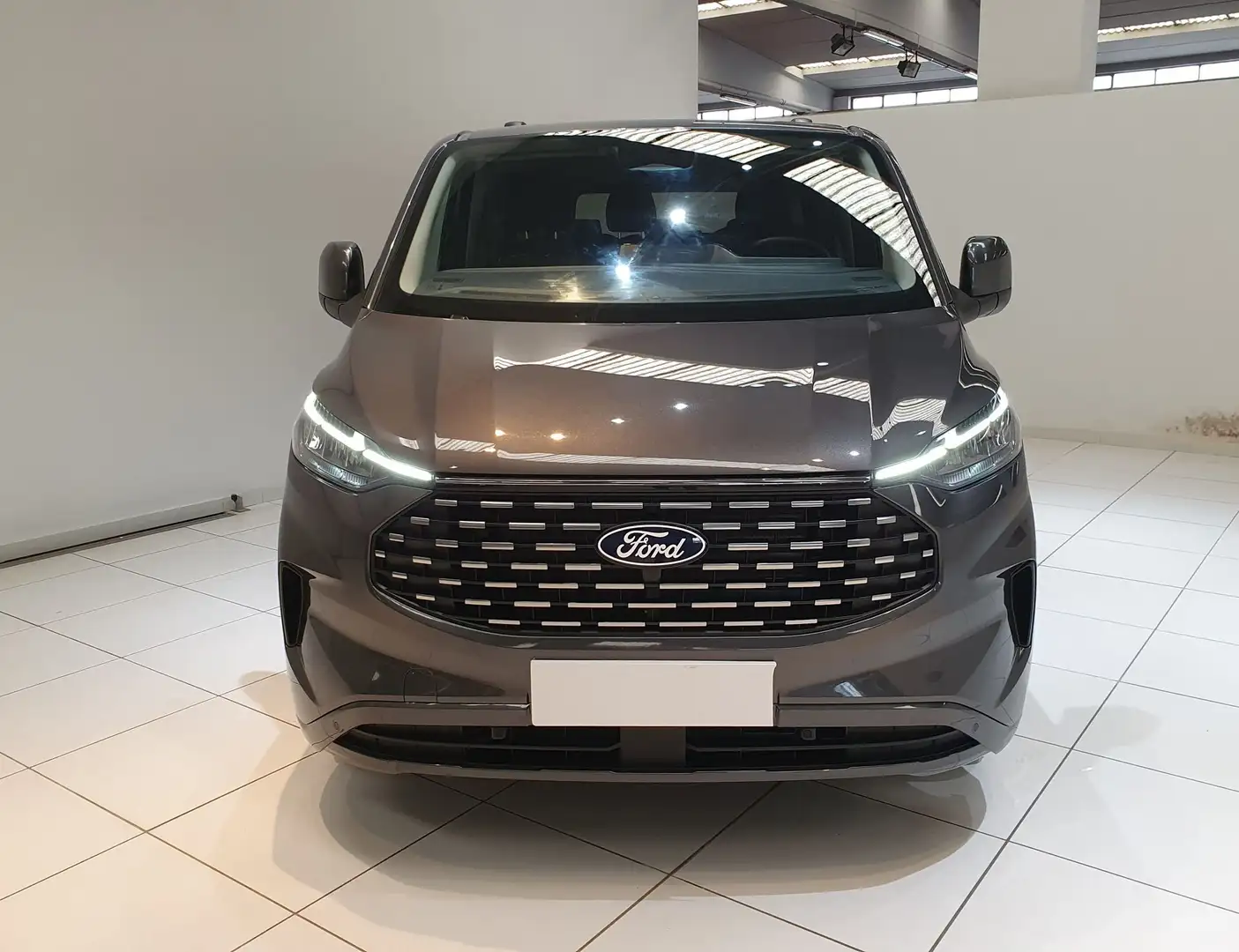 Ford Tourneo Custom Tourneo Custom 320 2.0 EcoBlue 136CV PL Titanium 9posti Grau - 2