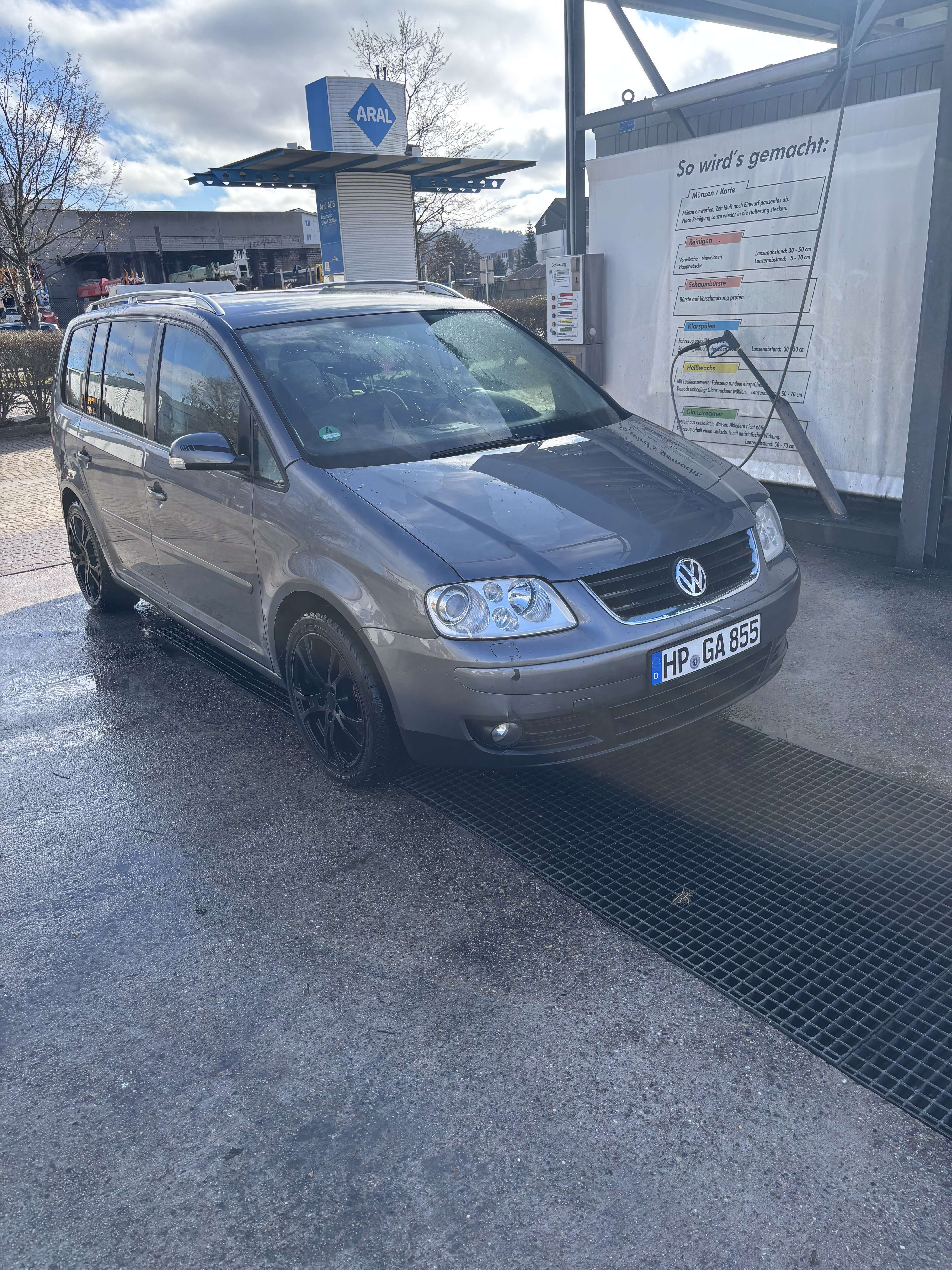 Second hand Volkswagen Touran 2.0