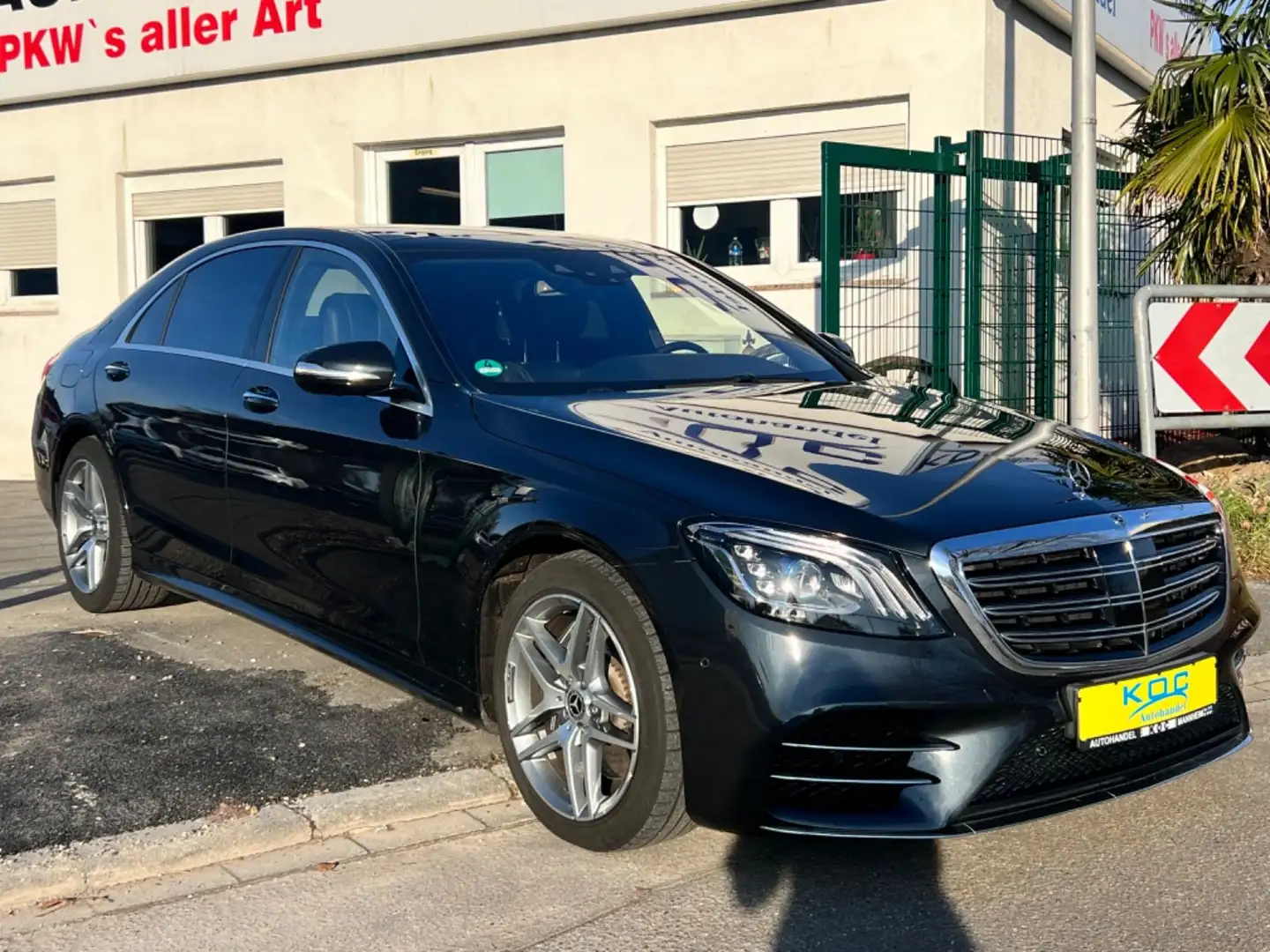 Mercedes-Benz S 400 4Matic AMG/1.HAND/ PANO/8-FACH/360°/BURM Noir - 1