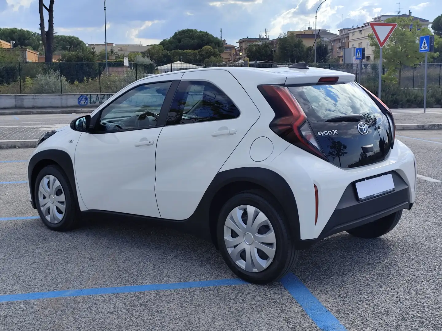 Toyota Aygo Aygo X X 1.0 Active 72cv Blanc - 2