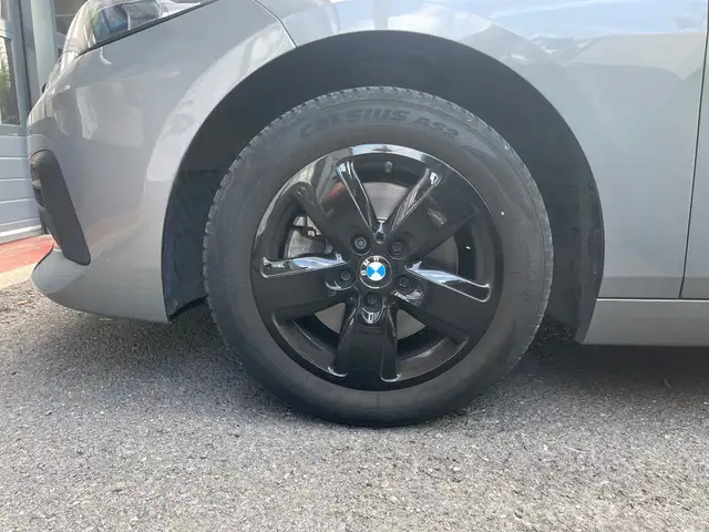 BMW 2 Series view 28