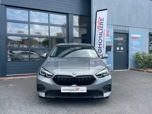 BMW 2 Series view 3
