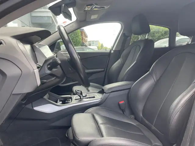 BMW 2 Series view 9