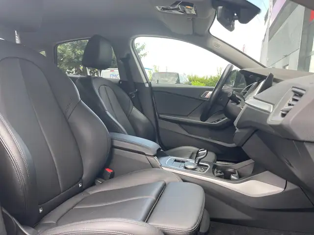 BMW 2 Series view 10