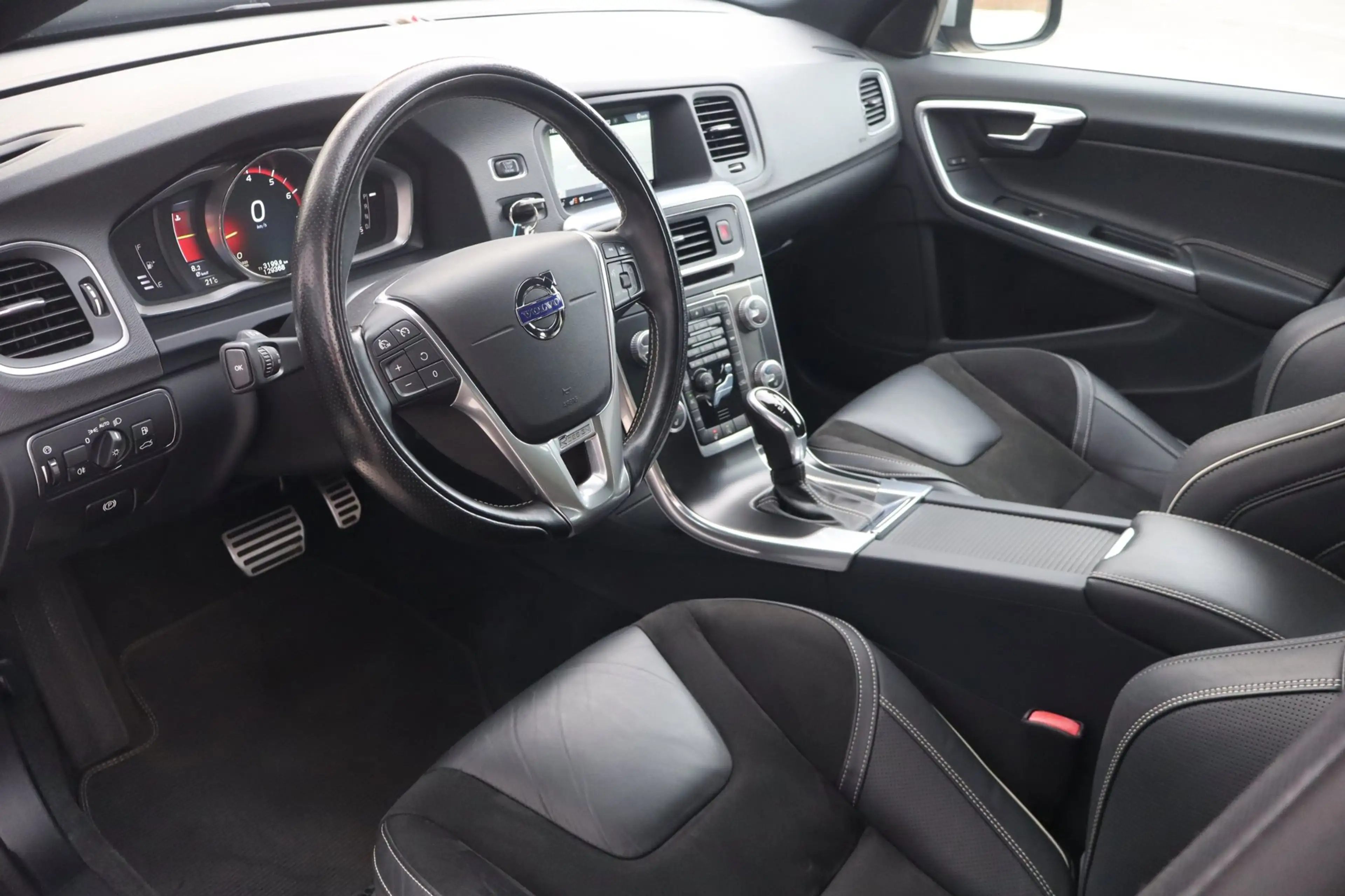 Volvo S60 2.0 T6 306pk R-Design - 19 inch - Sportstoelen - C — photo 8