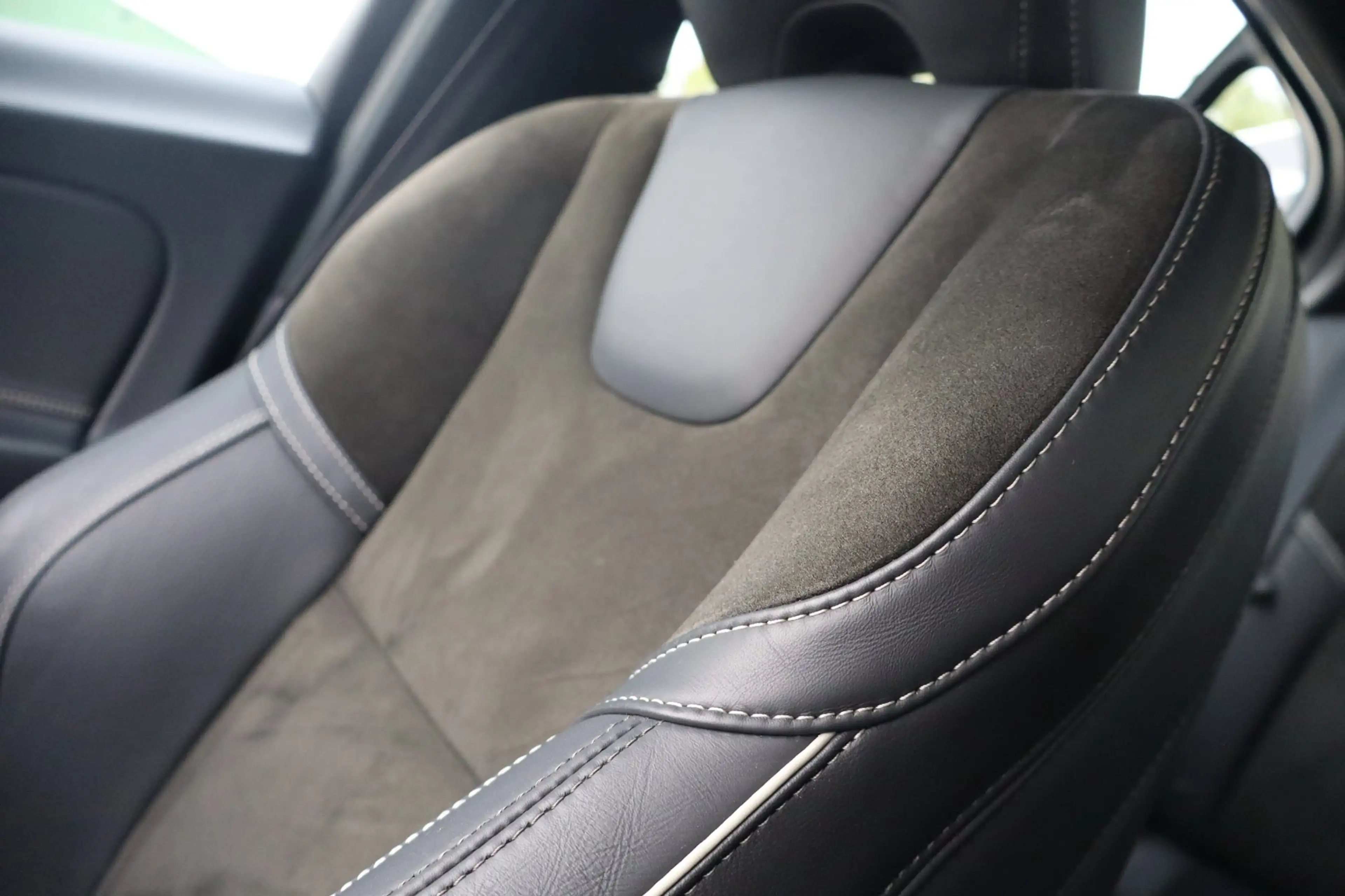 Volvo S60 2.0 T6 306pk R-Design - 19 inch - Sportstoelen - C — photo 21
