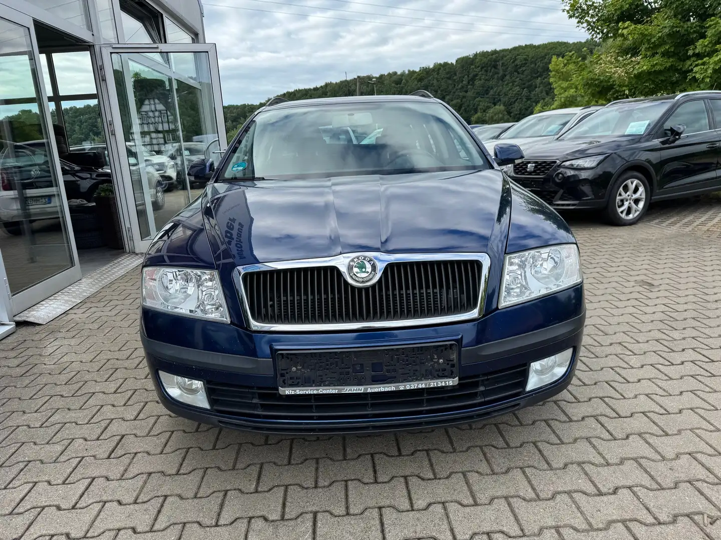 Skoda Octavia Combi 1.6 Ambiente Blau - 2