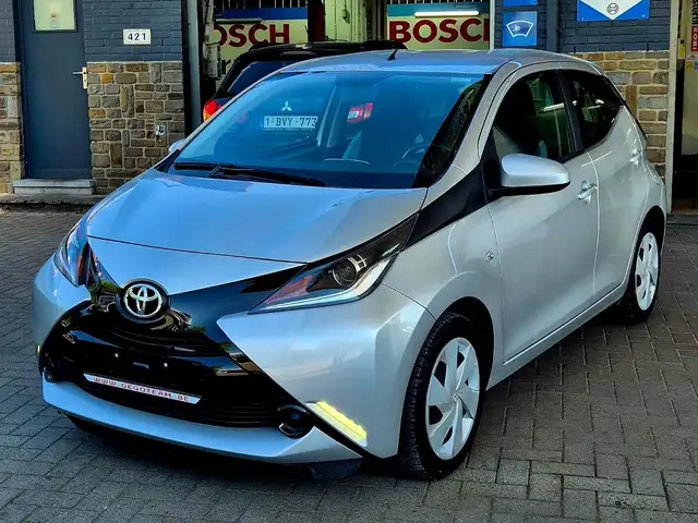 Toyota Aygo Aygo 1.0i VVT-i x-play II BOITE AUTOMATIQUE