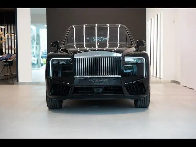 Rolls-Royce Cullinan view 5
