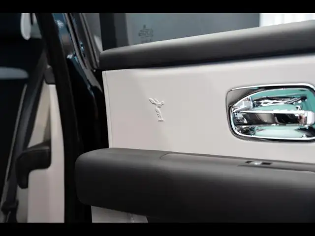 Rolls-Royce Cullinan view 15