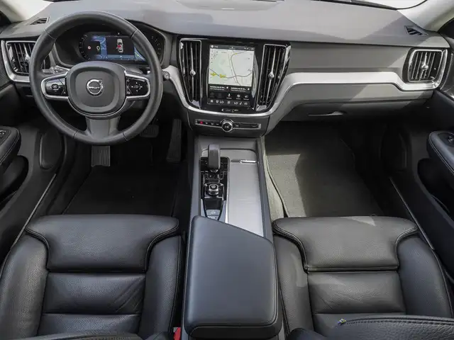 Volvo V60 Cross Country view 10