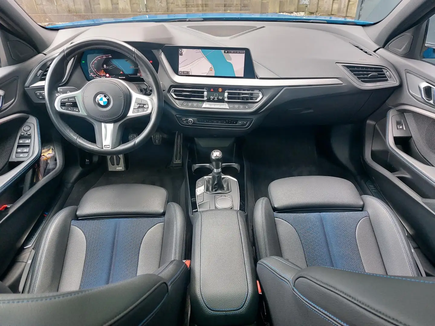 BMW 118 1-serie 118i M-Sport panodak, Apple/Android auto, Blauw - 2