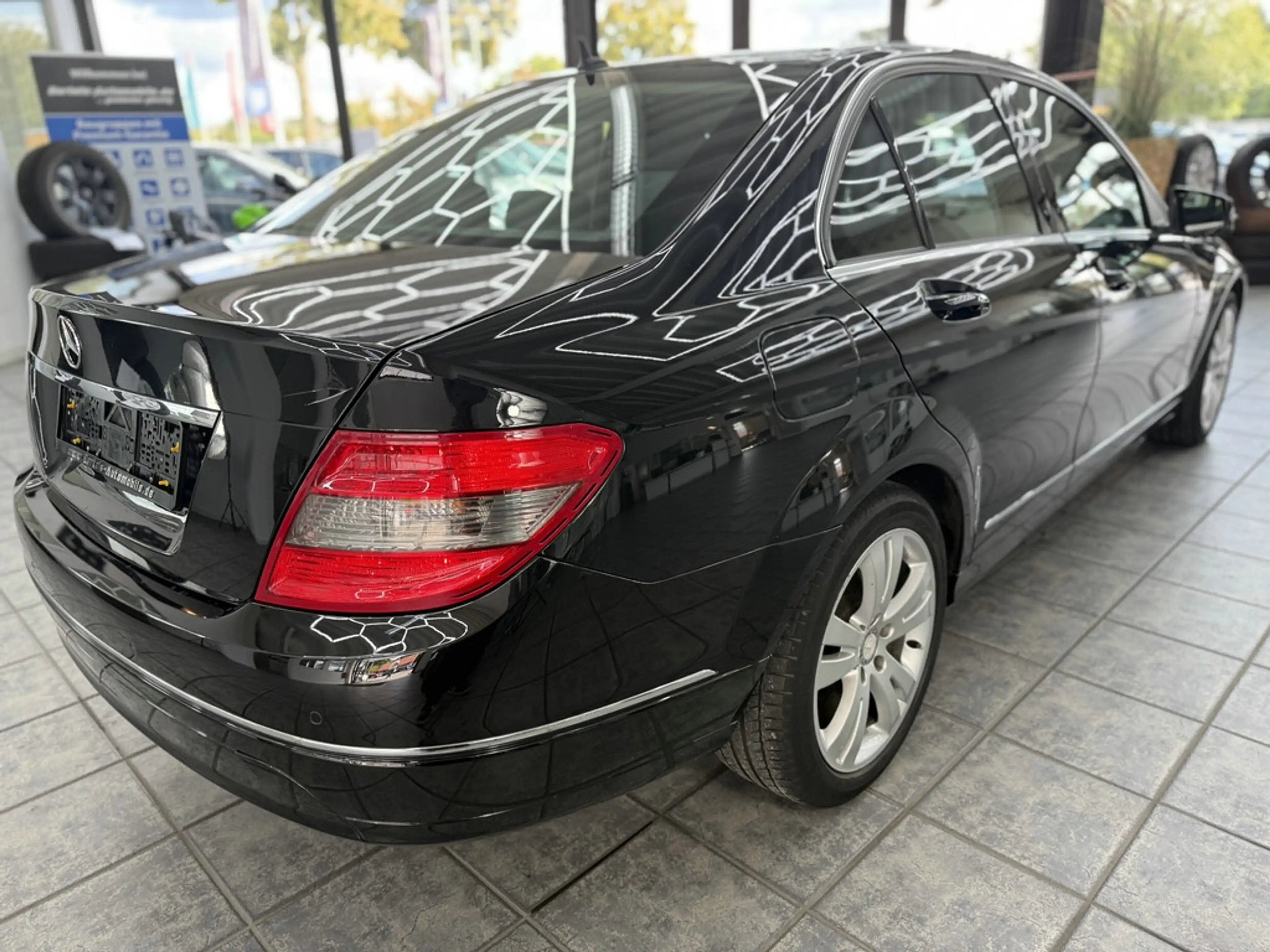 Mercedes-Benz C 180 K Avantgarde, Comand, Leder, Sitzheizung — photo 11